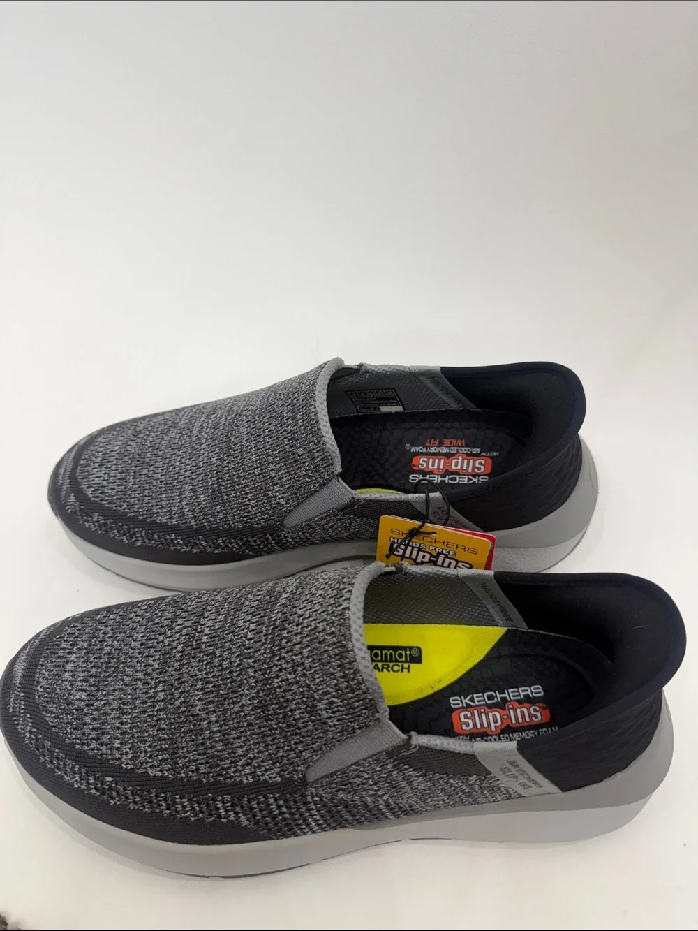Sketchers Men’s Slip In’s Neville Rovelio Sneakers size 7 Wide fit.NWT